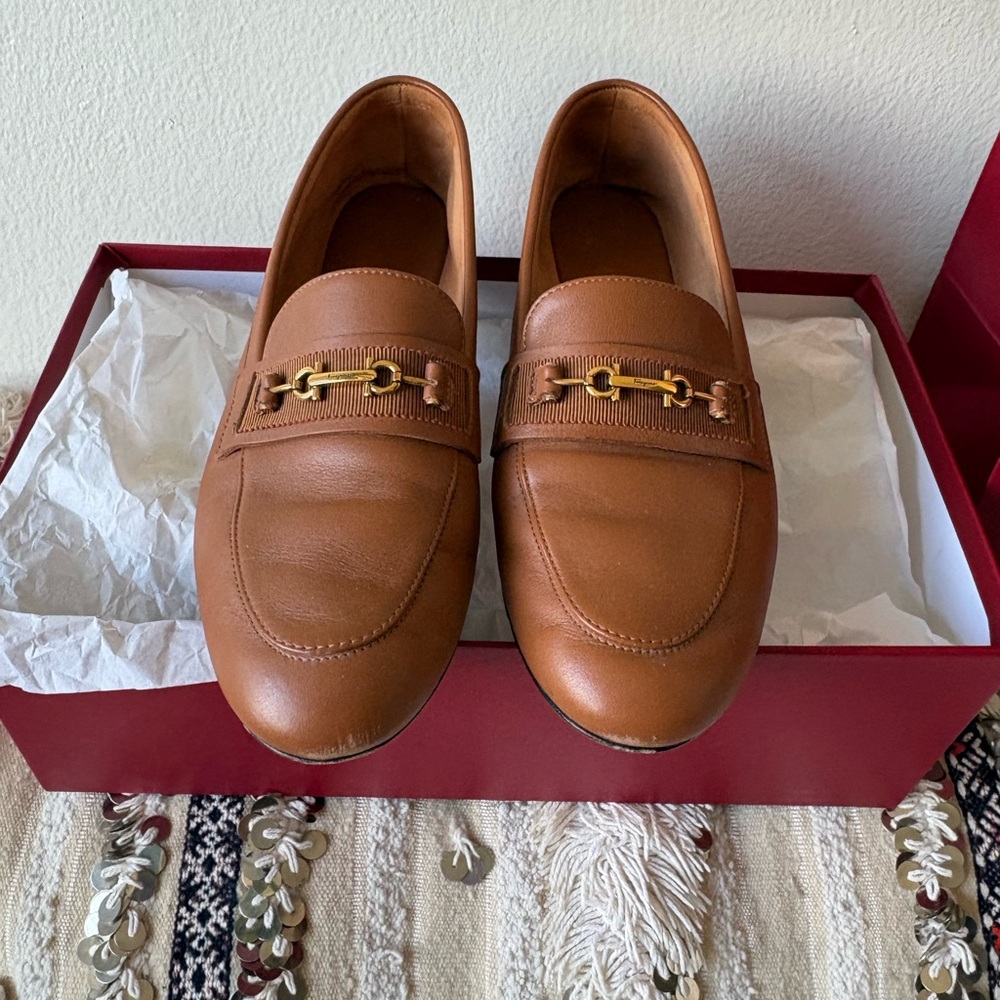 Salvatore Ferragamo Archie women’s loafer size 6 in Stella calf - Picture 3 of 6